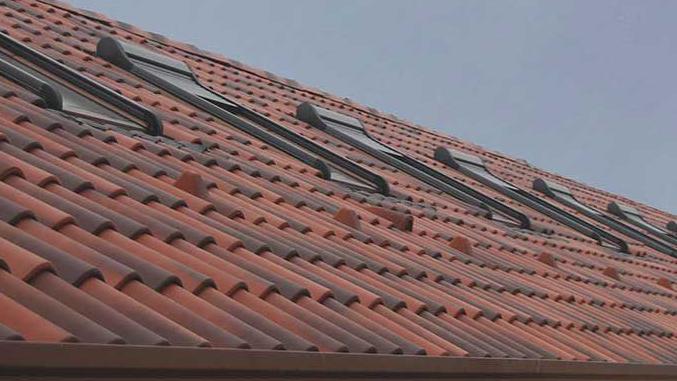 Finestre per tetti Roto per edificio pubblico a Monza: alte prestazioni energetiche con raffinato design per ambienti pubblici